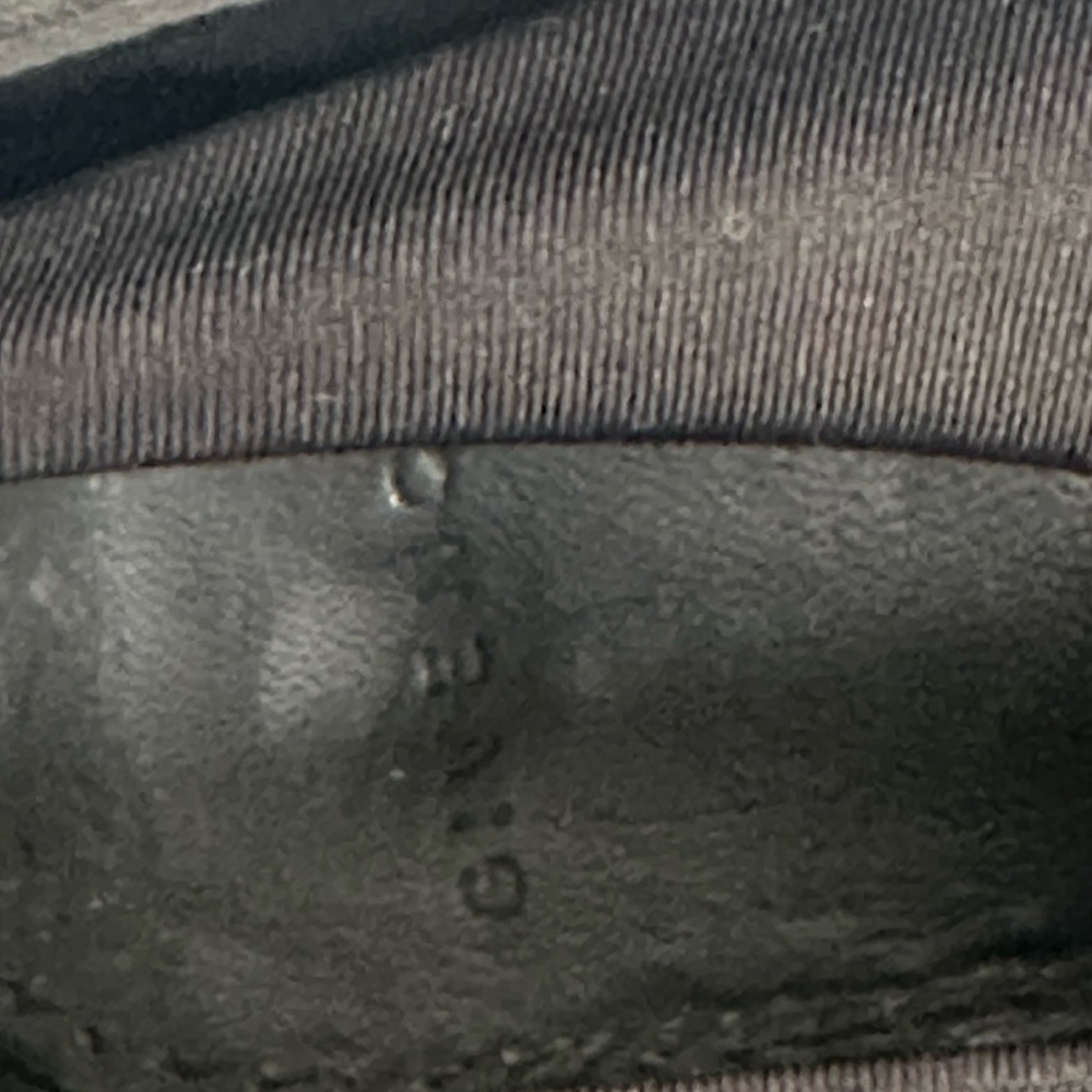 Givenchy - Picture 5 of 5